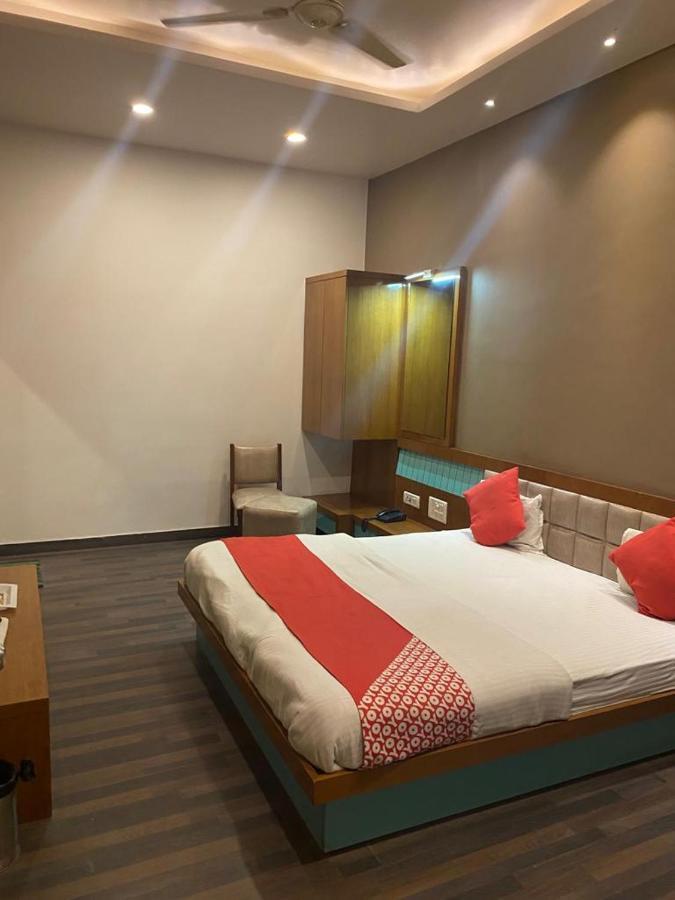 Hotel Raghupati Ayodhya Екстер'єр фото